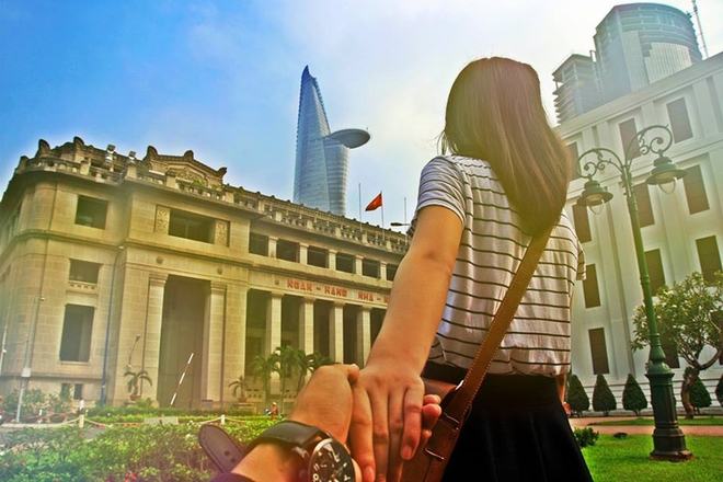 Bộ[-]ảnh[-]độc[-]đáo[-]"Nắm[-]tay[-]em[-]đi[-]khắp[-]Sài[-]Gòn"